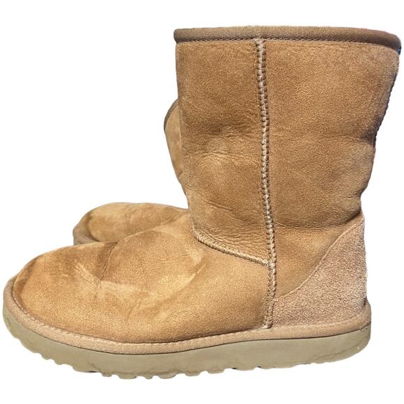 UGG women's classic short II sheepskin leather with lamb fur lining - women's 8 - Picture 3 of 8